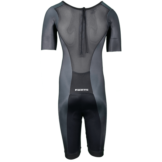 Triathlon suit pro gemaakt voor triatlon sporters die tot het uiterste gaan, zwart met forte logo, foto achterkant
