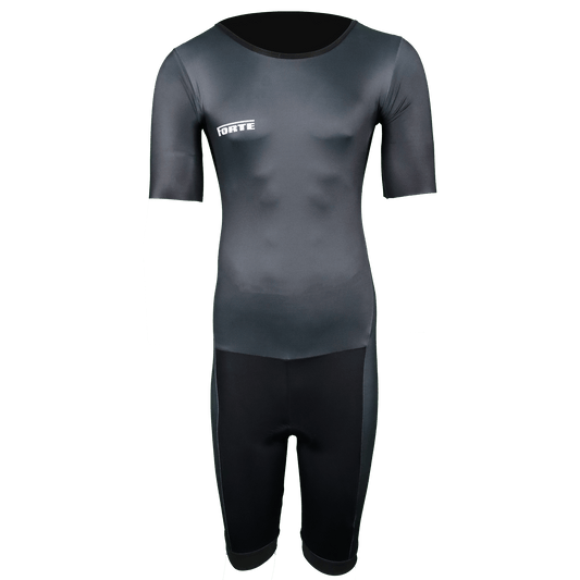Triathlon suit pro gemaakt voor triatlon sporters die tot het uiterste gaan, zwart met forte logo