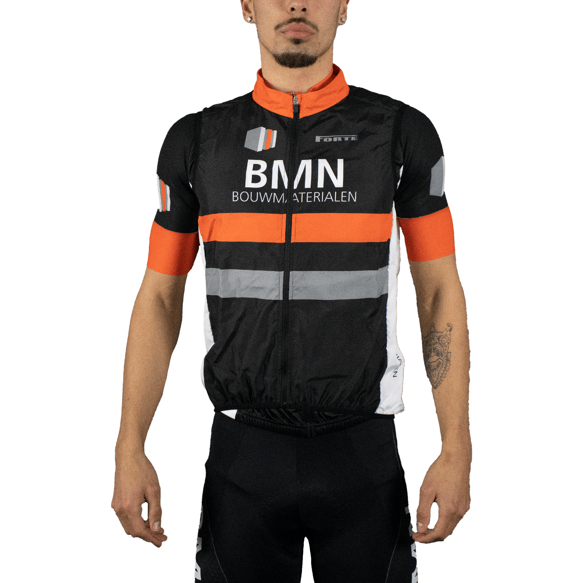 BMN windvest windstopper gedragen door model – sportief en functioneel vest voor wielrennen en buitensport in frisse omstandigheden